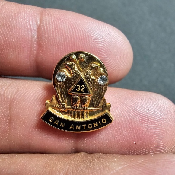Vtg Scottish Rite San Antonio Texas Eagle 32nd Degree Masonic Member Lapel Pin - Picture 1 of 4